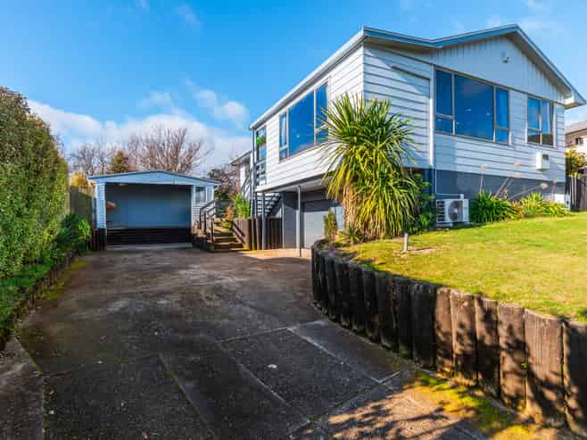 44 Tremaine Avenue, Two Mile Bay