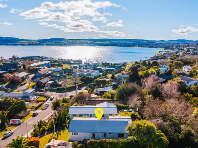 44 Tremaine Avenue, Two Mile Bay