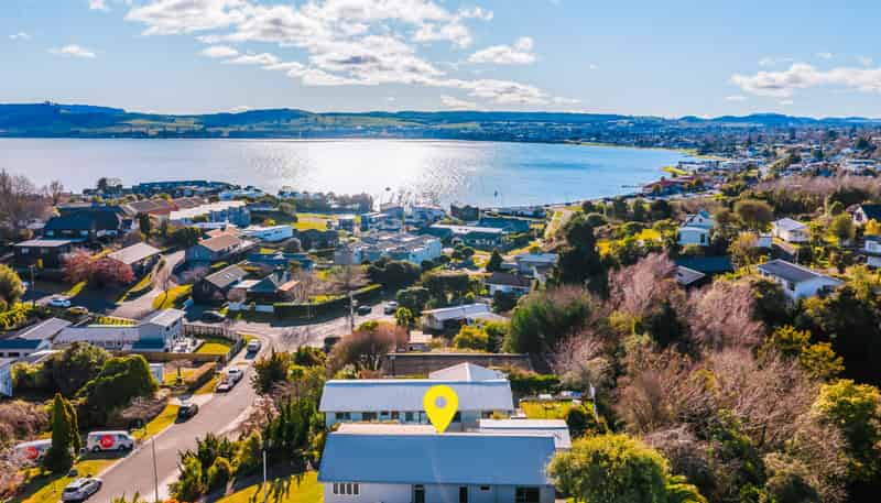 44 Tremaine Avenue, Two Mile Bay