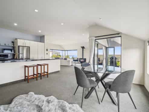 2/7 Ngamotu Road, Hilltop