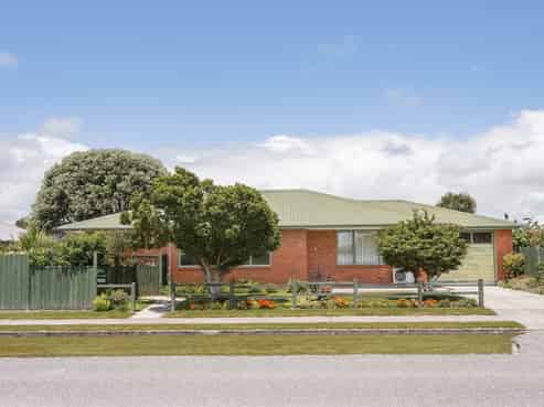 34 Henley Street, Westport