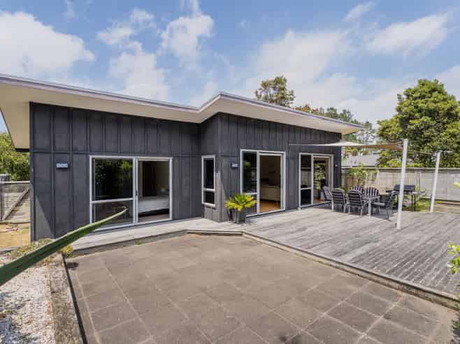 123 Puriri Place, Matarangi