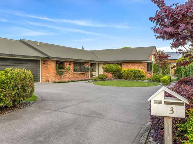 3 Bronte Place, Leamington