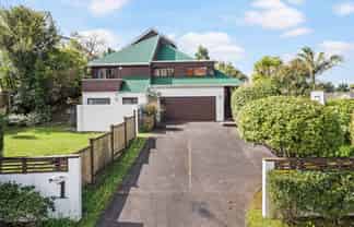 1 Stitchbird Close, Murrays Bay