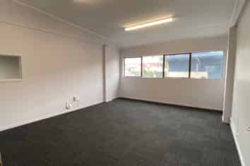 196SQM High Stud Warehouse - Drive Through Access