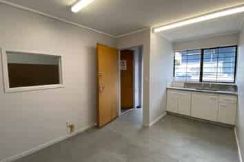 196SQM High Stud Warehouse - Drive Through Access