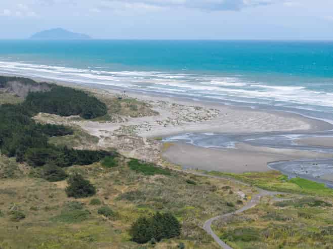 10 Hokio Road, Hokio Beach