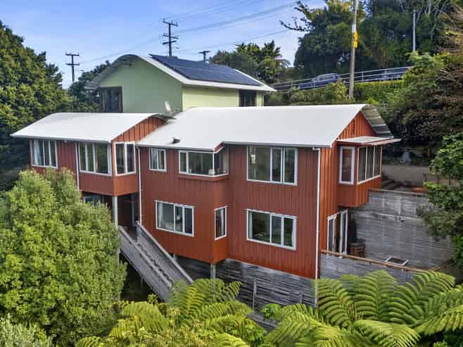 12 Maungaraki Road, Korokoro