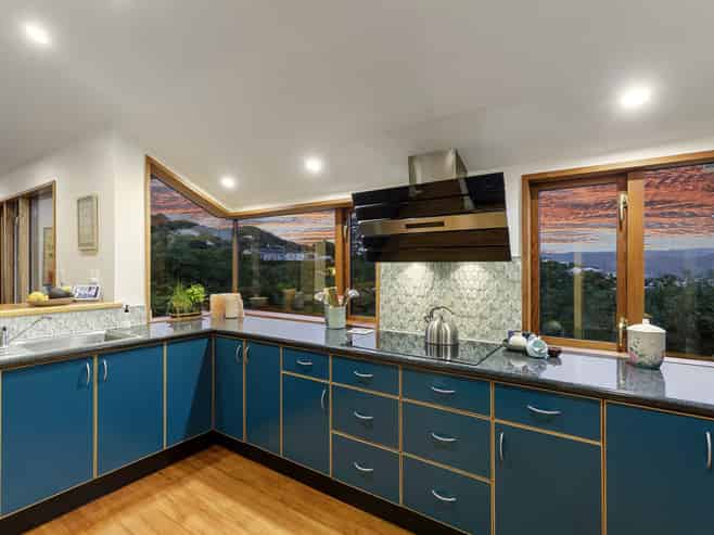 12 Maungaraki Road, Korokoro