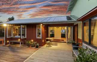 12 Maungaraki Road, Korokoro