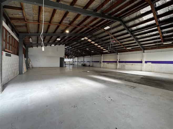 CBRE | 633sqm Mt Wellington Standalone