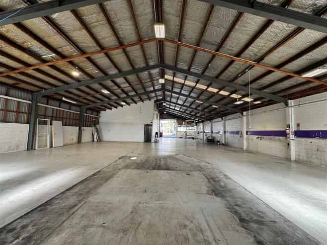 CBRE | 633sqm Mt Wellington Standalone