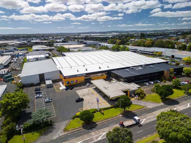 CBRE | Premium Mt Wellington Industrial Facility