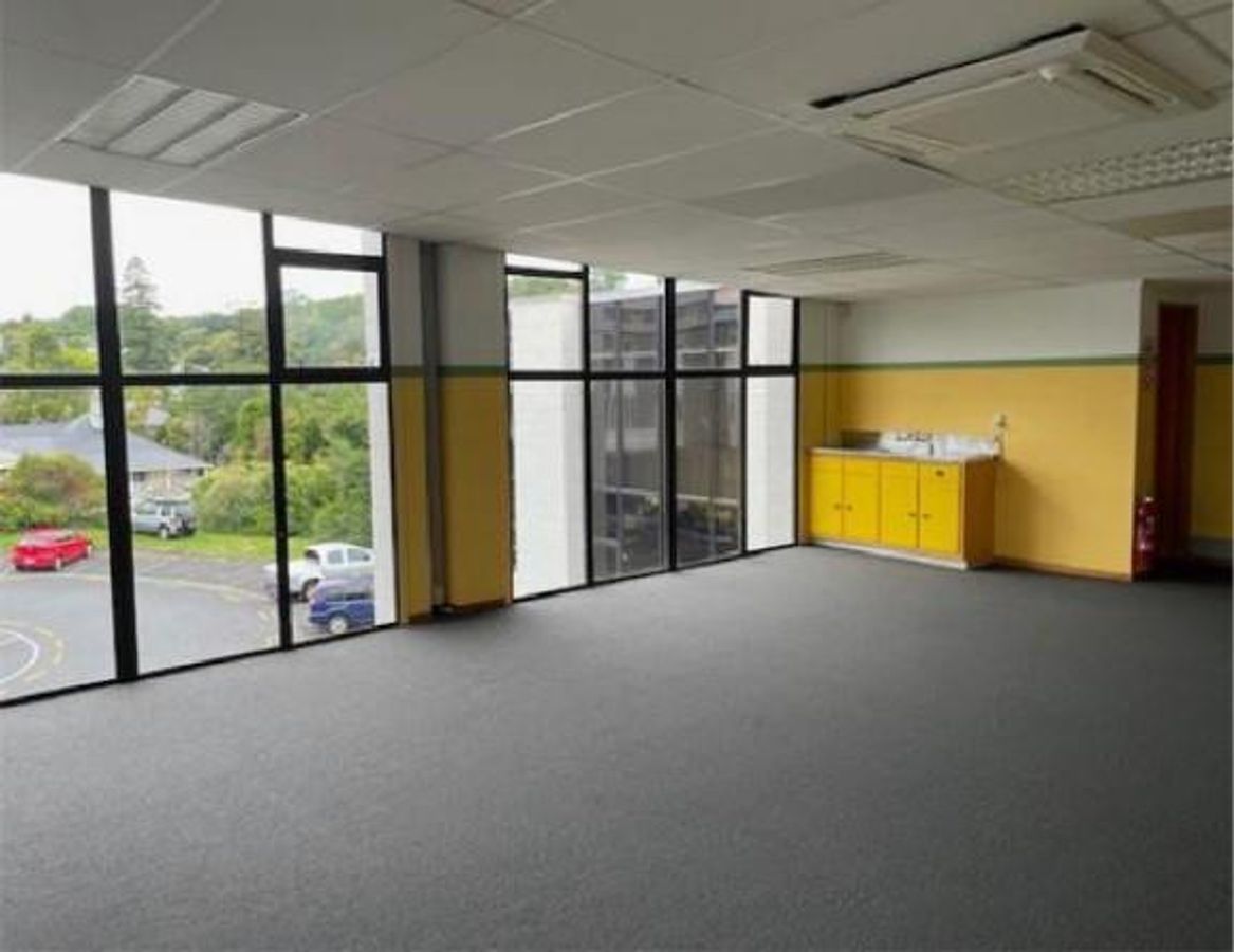 Boutique Self-Contained Workspace – pohled 2