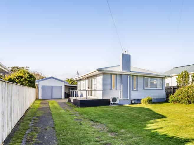 16 Grey Street, Hawera