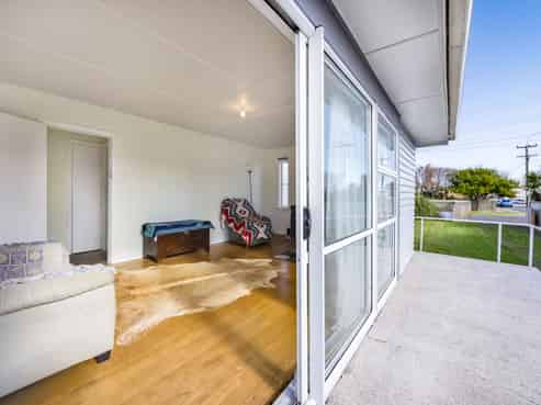 16 Grey Street, Hawera