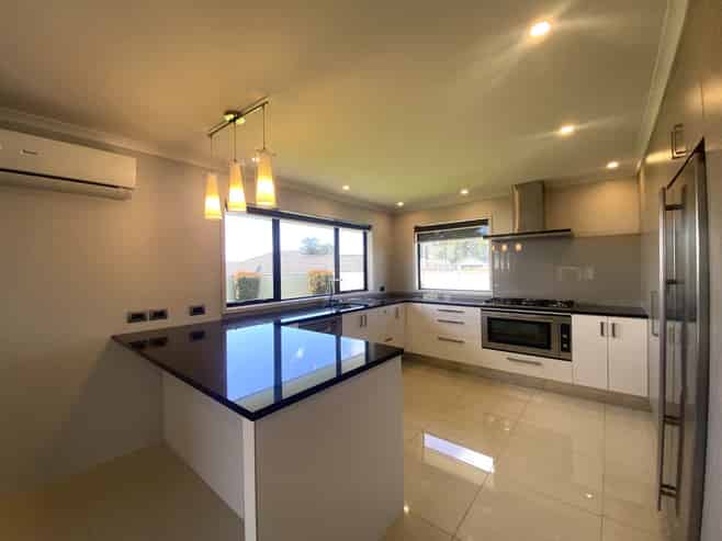 51 Alberta Road, Glen Avon