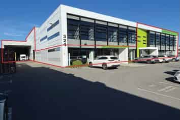 Versatile industrial space, showroom and offices