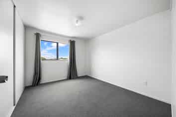 Perfect Live/Work on Paramount