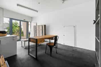 Perfect Live/Work on Paramount