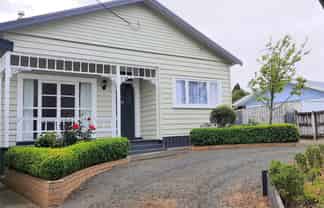 8 Colombo Road, Waiuku