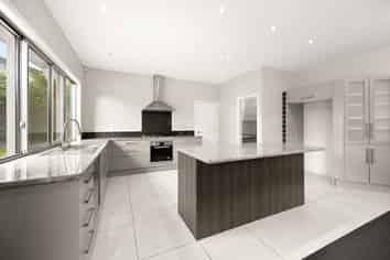 11 Petersburg Drive, Flagstaff