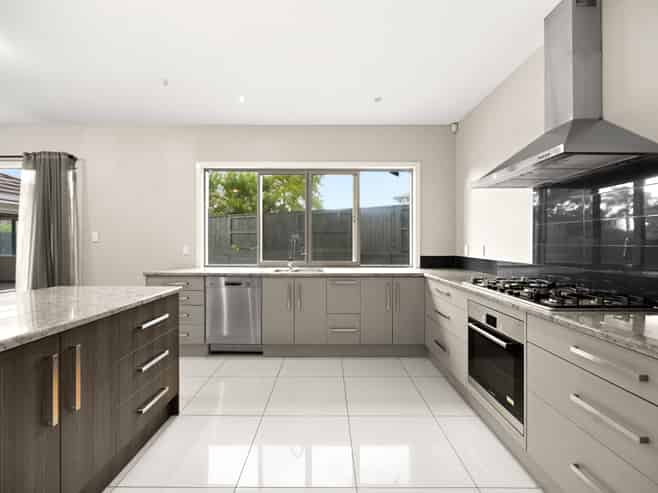 11 Petersburg Drive, Flagstaff