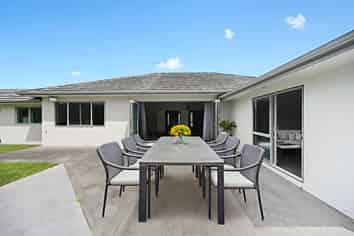 11 Petersburg Drive, Flagstaff