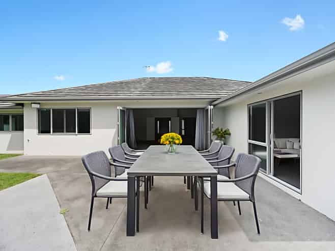 11 Petersburg Drive, Flagstaff