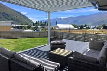 8 Lakefield Close, Kingston