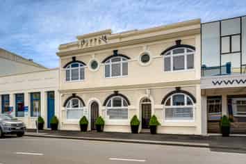 124  Queen Street East, Hastings