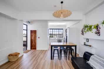 124  Queen Street East, Hastings