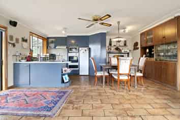 2 Mckinlay Road, Abbotsford