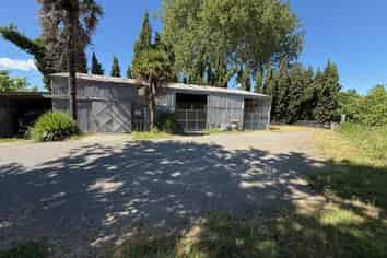 Three-Bay Shed for Lease