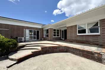 2B  Adams Road, Manurewa