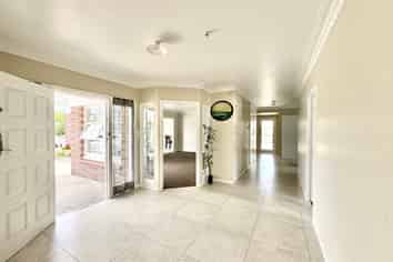 2B  Adams Road, Manurewa