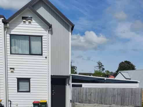 8/10 Rimu Street, New Lynn