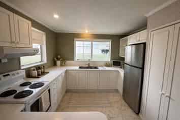 39a Shamrock Street, Takaro