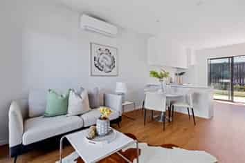 12B Woodhouse Place, West Harbour