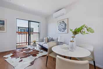 12B Woodhouse Place, West Harbour