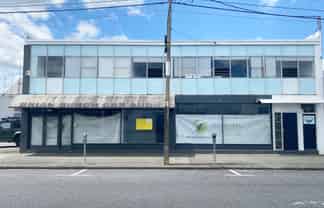 Convenient and versatile office space with parking