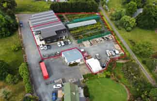 Versatile commercial space with yard