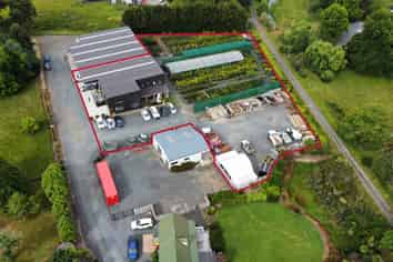 Versatile commercial space with yard