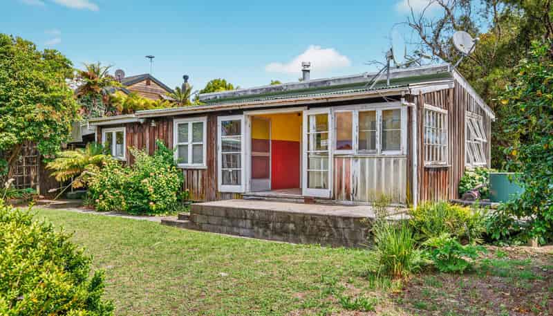 38 and 40 Oruatua Avenue, Oruatua