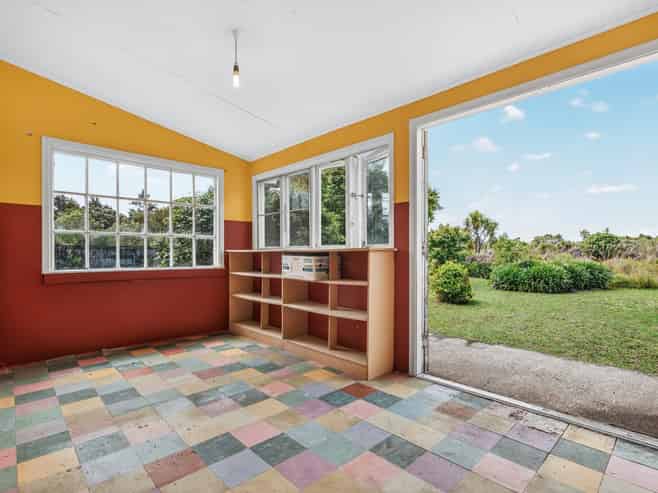 38 and 40 Oruatua Avenue, Oruatua