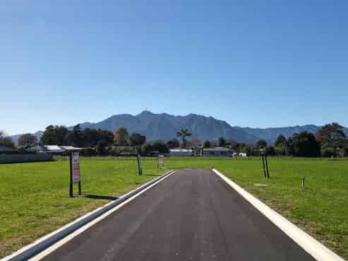 3 and 5 Barker Street, Waihou