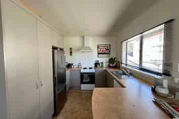 33 Queen Street, Westport