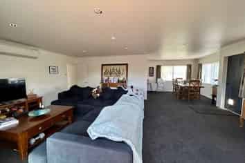 33 Queen Street, Westport