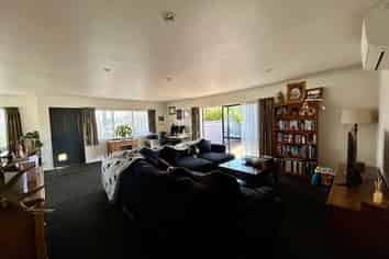 33 Queen Street, Westport