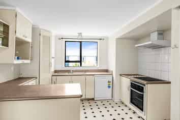 10 Fonblanque Street, Westport